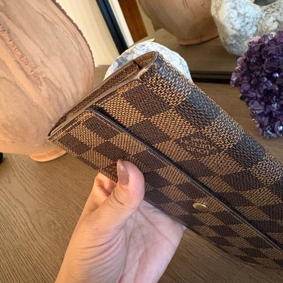 Louis Vuitton Damier Canvas Wallet - Picture 2 of 16